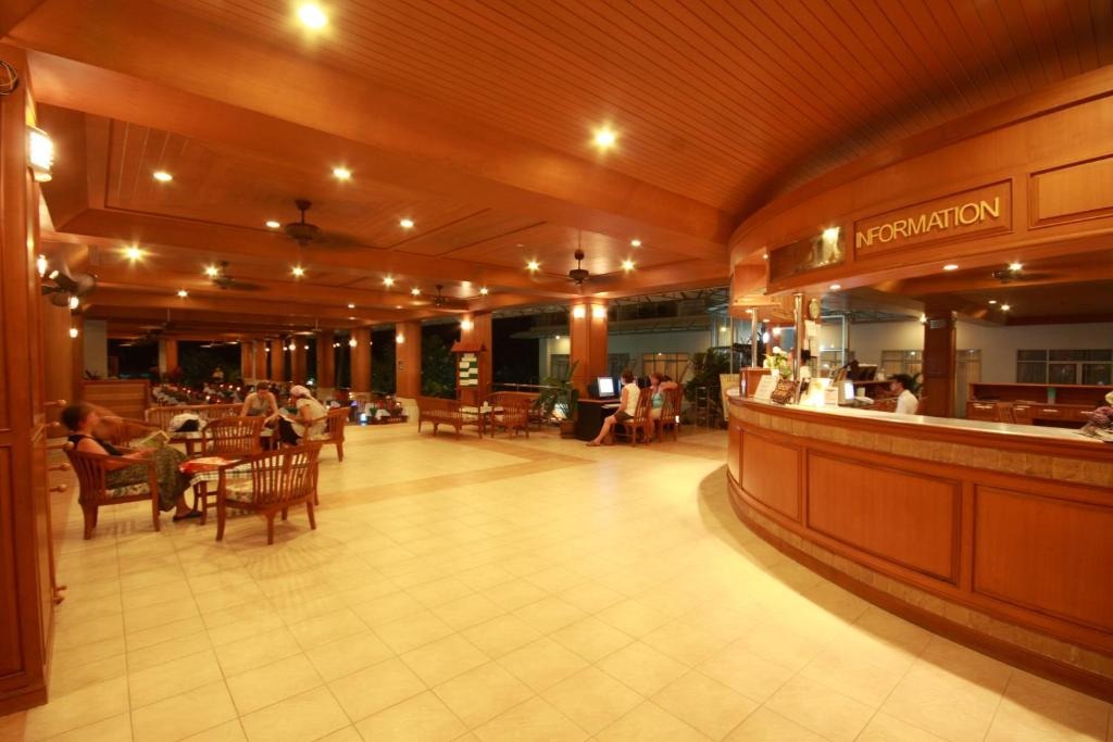 هتل فرست هاوس سامویی